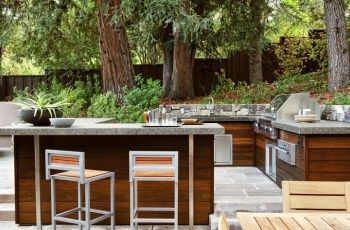 Outdoor cooking equipments and refrigerator 